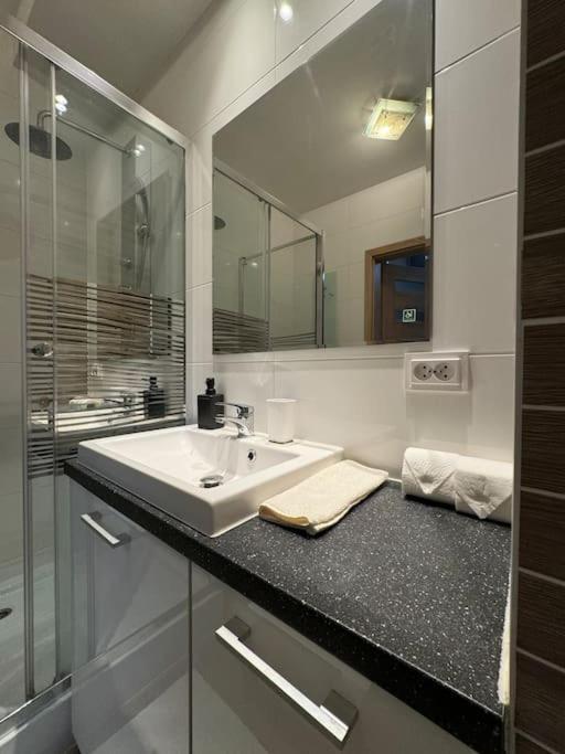 Danka 6Th Floor Chic Apartment Краков Экстерьер фото